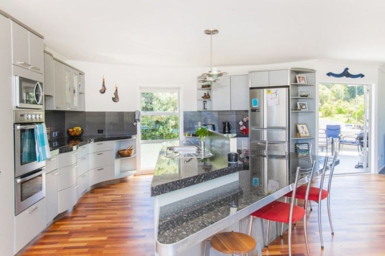 Photo of property in 33 Sirrah Street, Okitu, Gisborne, 4010