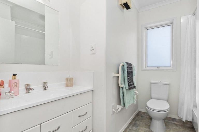 Photo of property in 5b Aaron Place, Brookfield, Tauranga, 3110