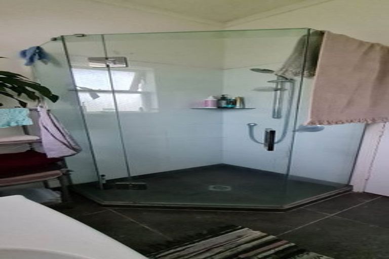 Photo of property in 1a Richard Avenue, Bucklands Beach, Auckland, 2012