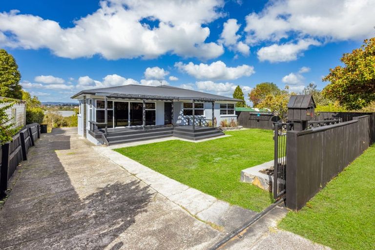 Photo of property in 6 Lucas Place, Weymouth, Auckland, 2103