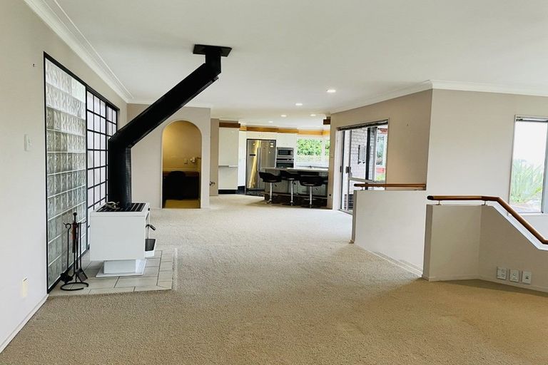 Photo of property in 13 Dayspring Way, Pakuranga, Auckland, 2010