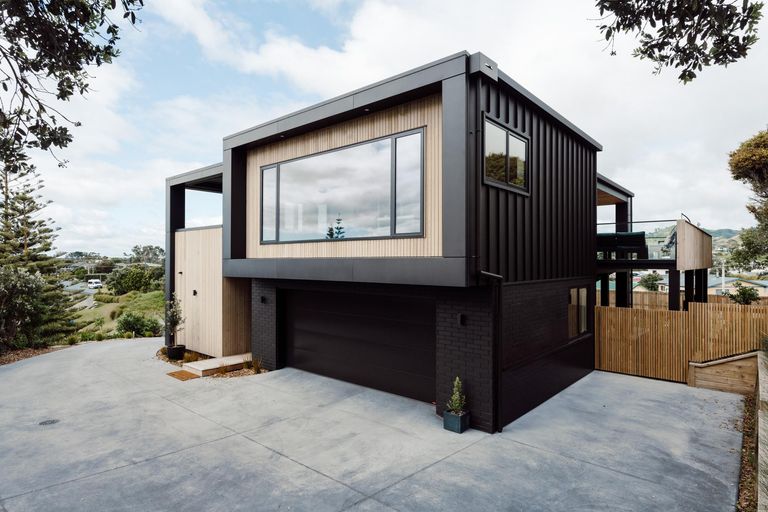 Photo of property in 105 Dillon Street, Waihi Beach, 3611