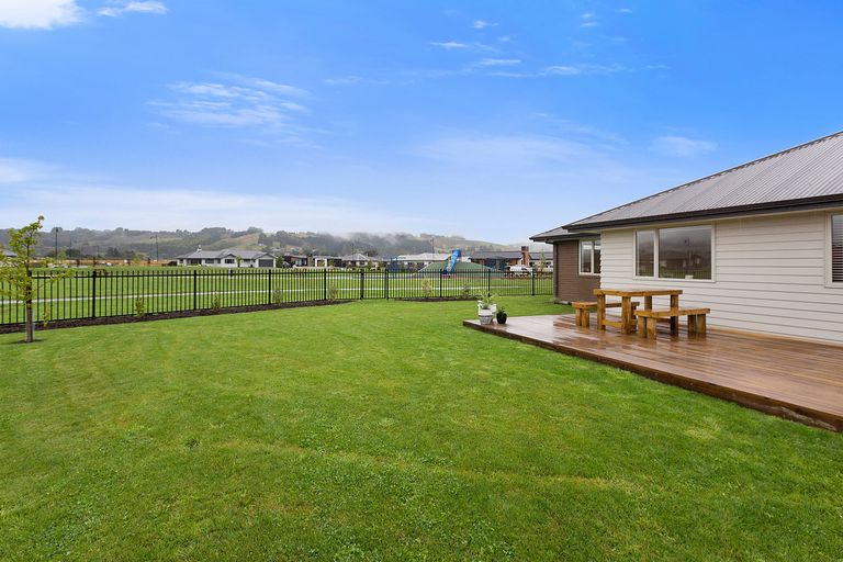 Photo of property in 12 Thornly Park Avenue, Mosgiel, 9024