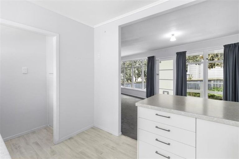 Photo of property in 71a Commercial Road, Helensville, 0800