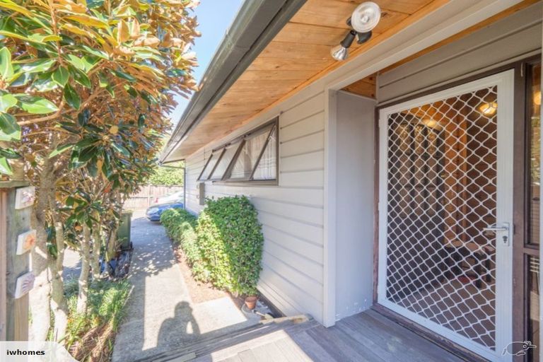 Photo of property in 20 Hedge Row, Sunnyhills, Auckland, 2010