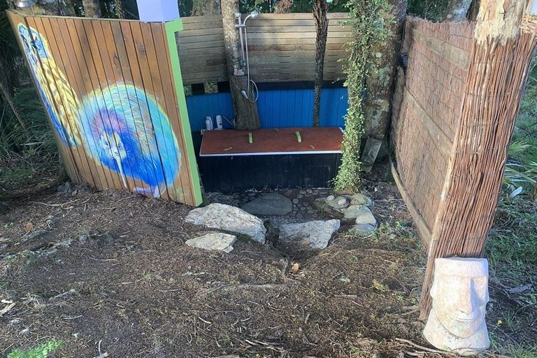 Photo of property in 1665 Matapouri Road, Matapouri, Whangarei, 0173