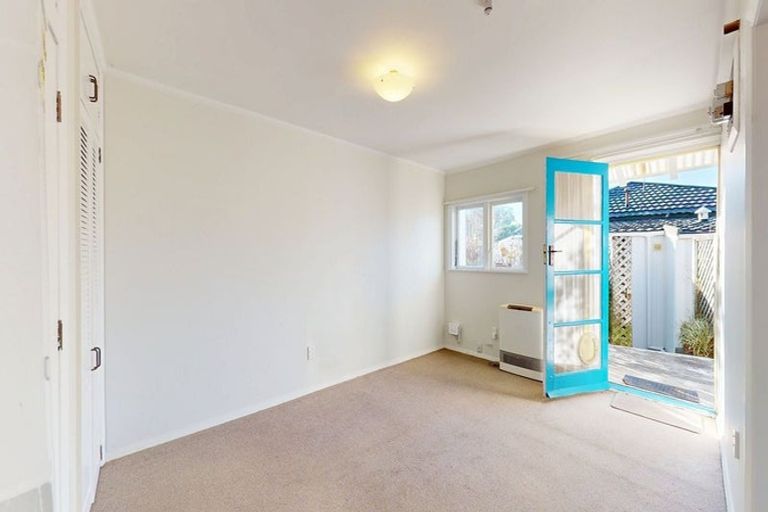 Photo of property in 3-5 Knoll Street, Island Bay, Wellington, 6023