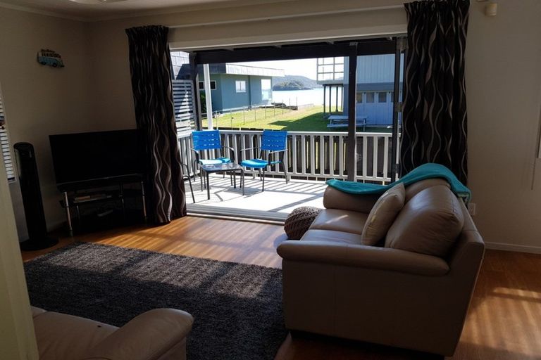 Photo of property in 11 Te Kapua Street, Oakura, Hikurangi, 0184