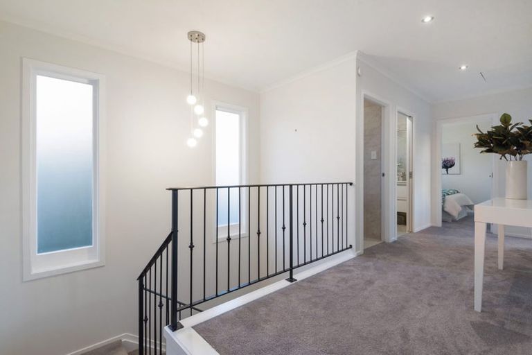 Photo of property in 22 Eversleigh Road, Belmont, Auckland, 0622