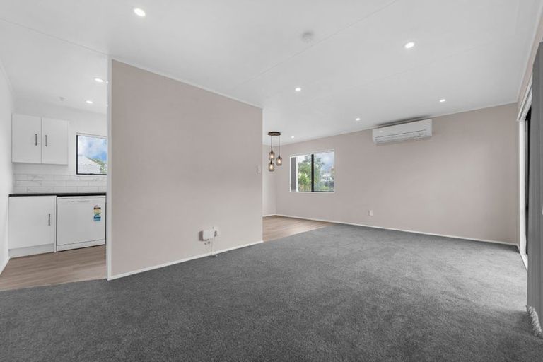 Photo of property in 2/81 Harmel Road, Glendene, Auckland, 0602