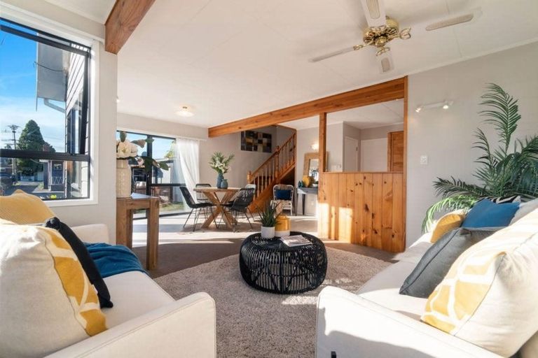 Photo of property in 1/16 Taikata Road, Te Atatu Peninsula, Auckland, 0610