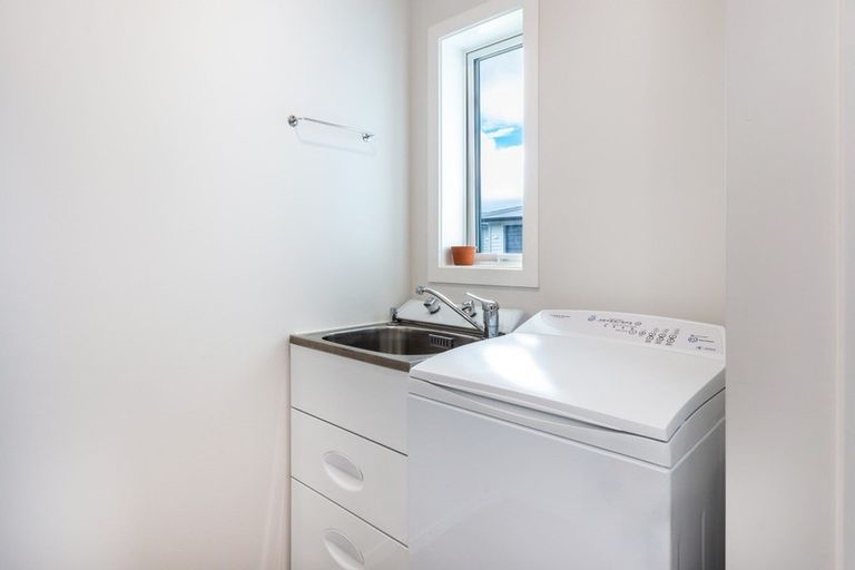 Photo of property in 38 Noumea Drive, Rangatira Park, Taupo, 3330