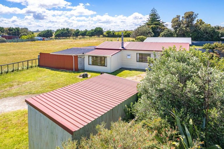 Photo of property in 16 Waitai Street, Castlecliff, Whanganui, 4501