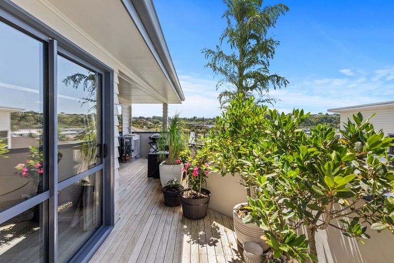 Photo of property in 18 Ko Place, Pyes Pa, Tauranga, 3112