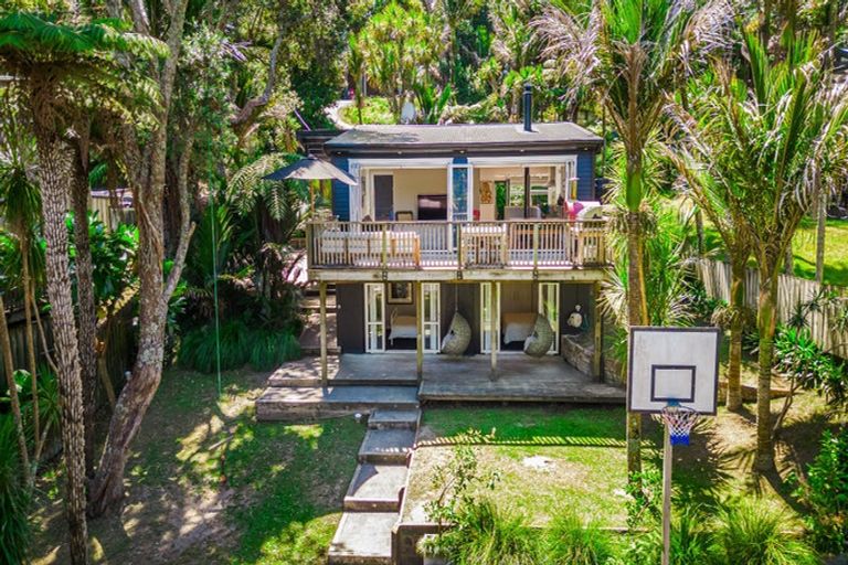 Photo of property in 80 Motutara Road, Muriwai, Waimauku, 0881