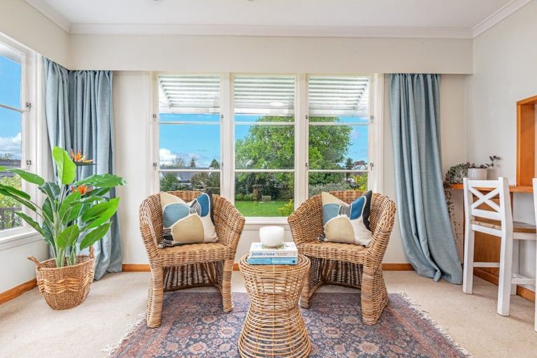 Photo of property in 35 Lincoln Terrace, Hokowhitu, Palmerston North, 4410