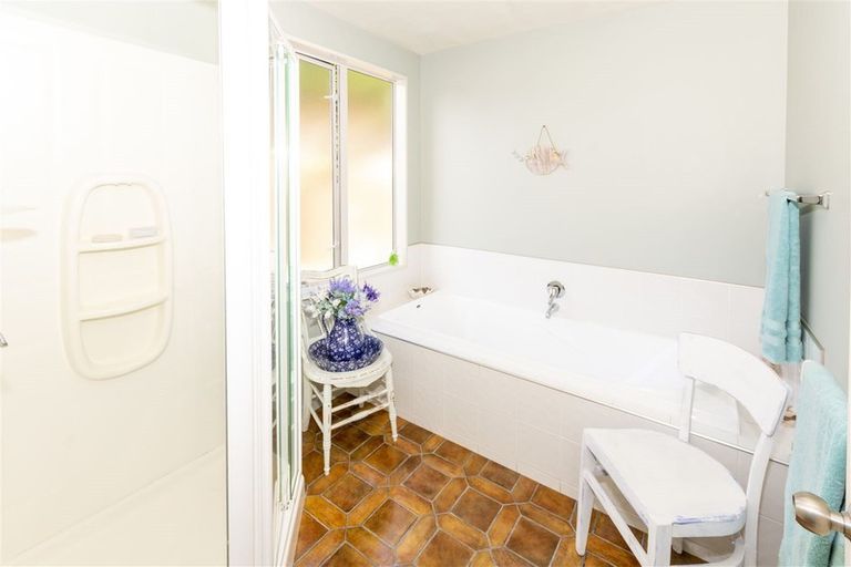 Photo of property in 17 Kiwi Avenue, Waikuku Beach, 7473