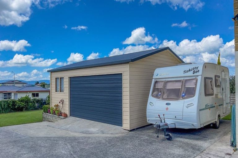 Photo of property in 15 Hillcrest Street, Tirau, 3410