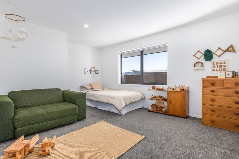 Photo of property in 12 Ash Close, Levin, 5510