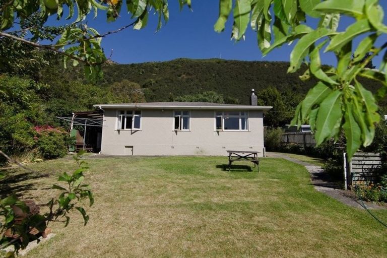 Photo of property in 147 Branxholm Street, Roxburgh, 9500