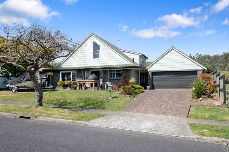 Photo of property in 17 Walford Drive, Lynmore, Rotorua, 3010