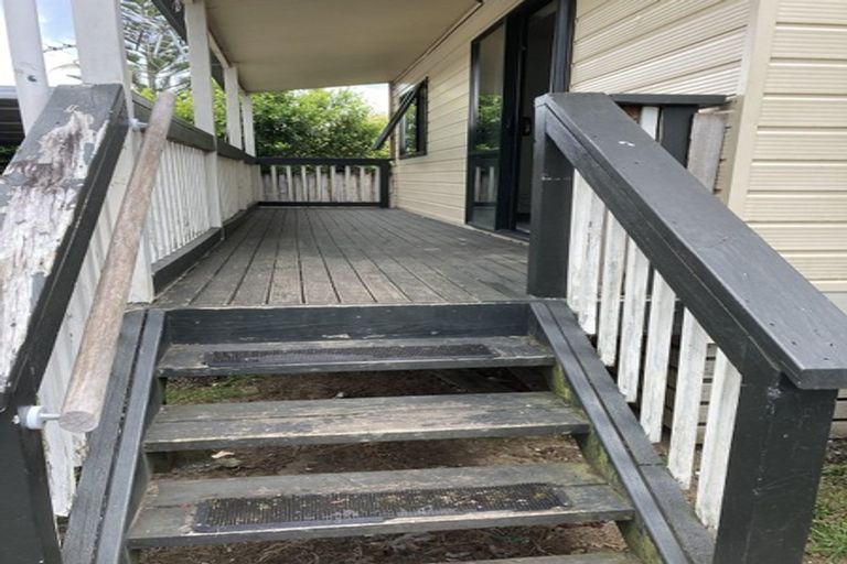 Photo of property in 5a Southview Place, Wattle Downs, Auckland, 2102