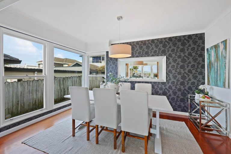 Photo of property in 24 Takutai Avenue, Bucklands Beach, Auckland, 2012
