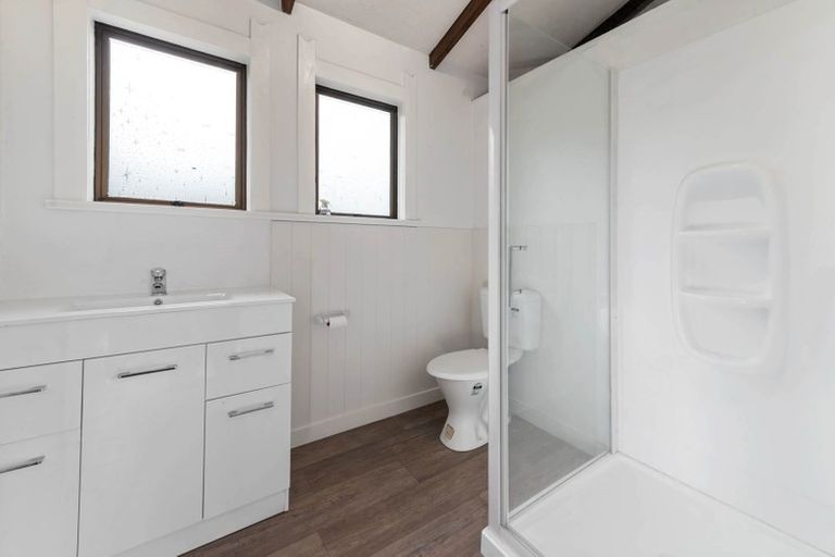 Photo of property in 14 Ingle Avenue, Waipahihi, Taupo, 3330