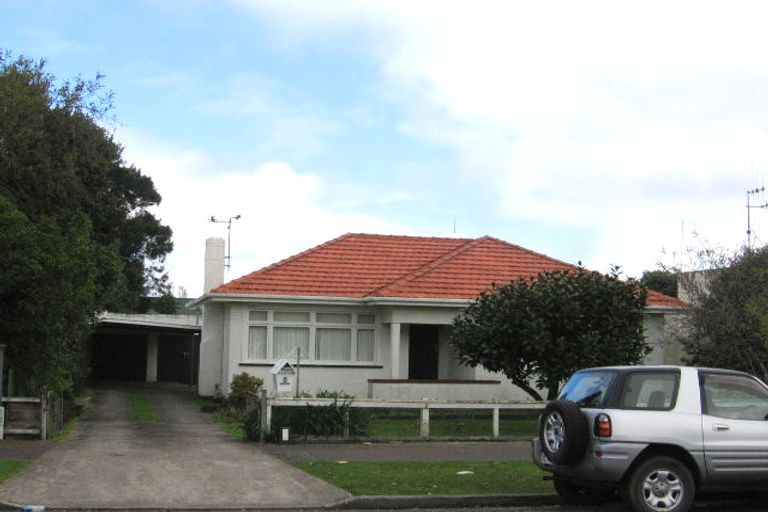 Photo of property in 8 Lombard Street, Palmerston North, 4410