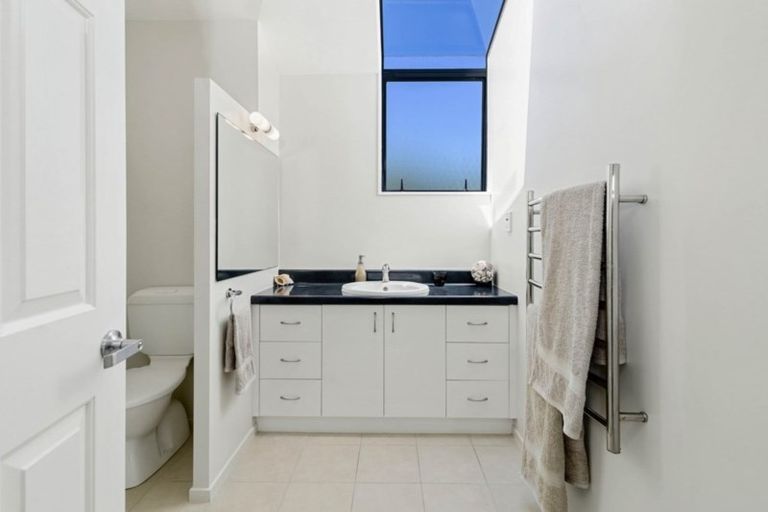 Photo of property in 28 Mark Place, Lynmore, Rotorua, 3010