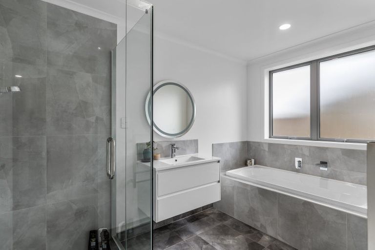 Photo of property in 22 Murray Ward Drive, Te Kauwhata, 3710