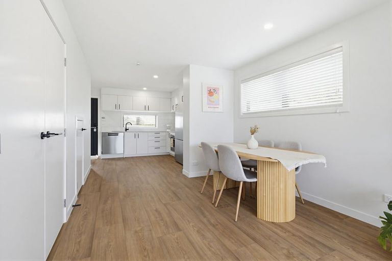 Photo of property in 2/15 Tilden Avenue, Hillcrest, Auckland, 0627