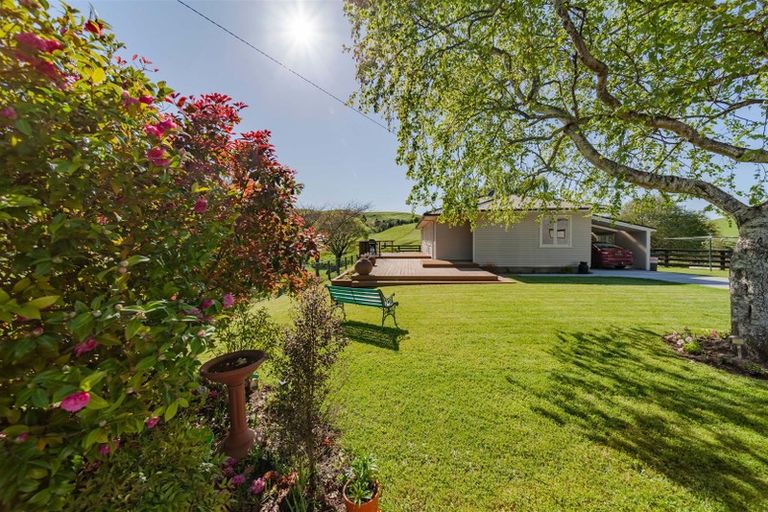 Photo of property in 744 Taihape Road, Pukehamoamoa, Hastings, 4179
