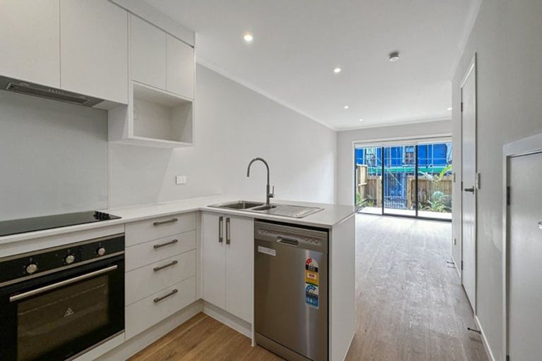Photo of property in 2/125b Metcalfe Road, Ranui, Auckland, 0612