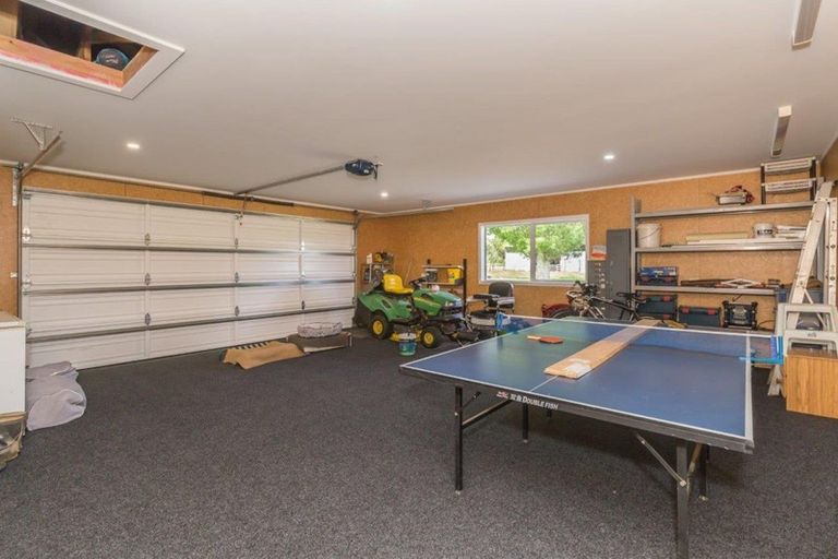 Photo of property in 33 Wakefield Road, Levin, 5571