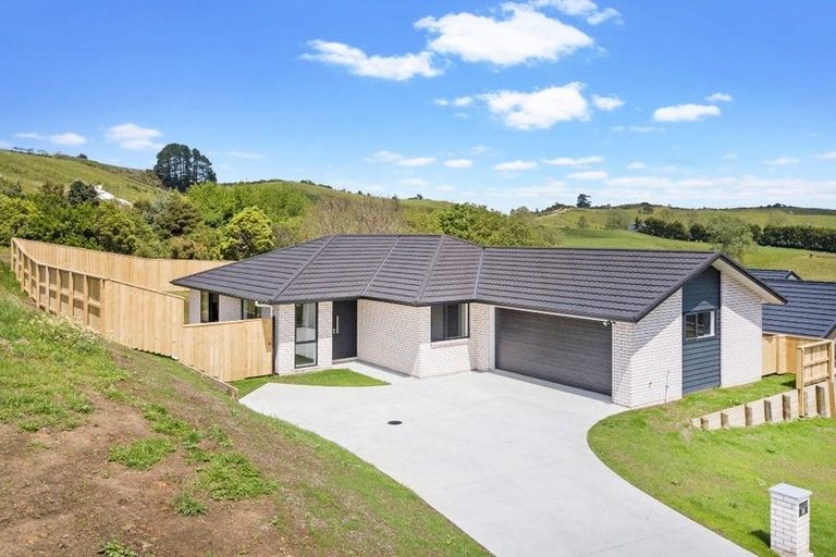 Photo of property in 61 Leathem Crescent, Pokeno, 2402