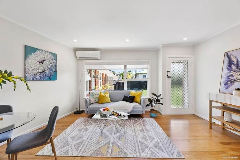 Photo of property in 2/30 Hororata Road, Hauraki, Auckland, 0622