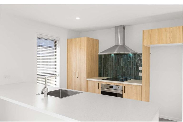 Photo of property in 35 Herridge Street, Woodend, 7610