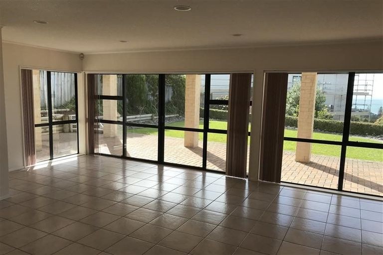 Photo of property in 18 Savoy Road, Orewa, 0931