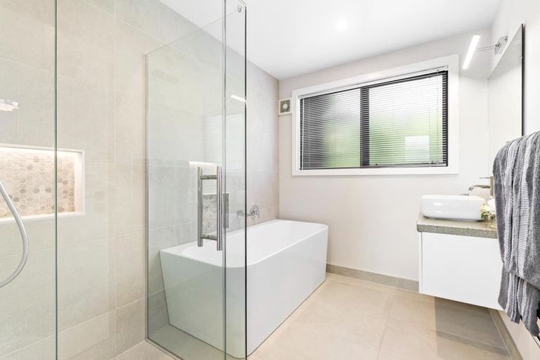 Photo of property in 35 Rannoch Drive, Jacks Point, Queenstown, 9371