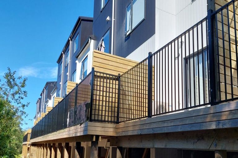 Photo of property in 2/125b Metcalfe Road, Ranui, Auckland, 0612