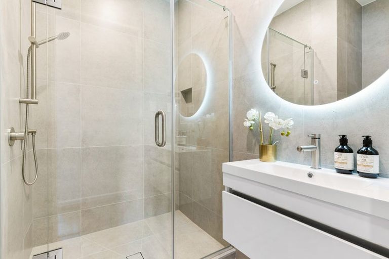 Photo of property in 16c Saltburn Road, Milford, Auckland, 0620