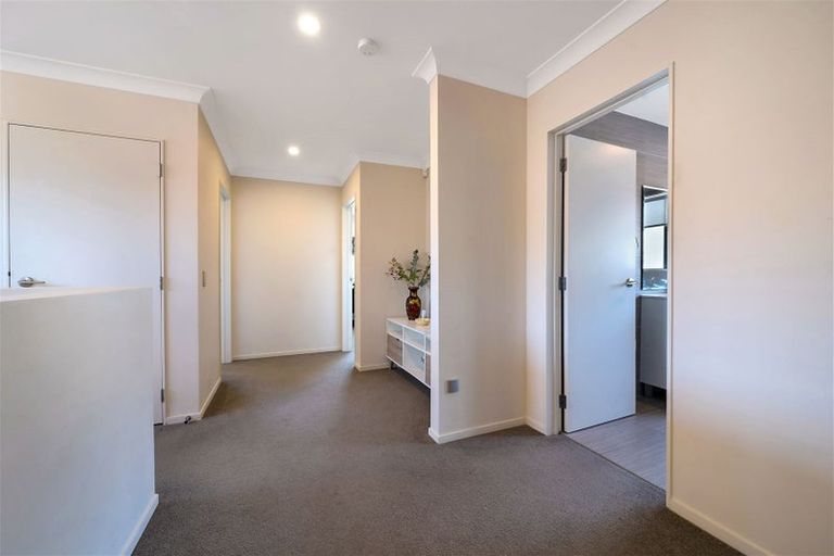 Photo of property in 23 Midhurst Avenue, Henderson, Auckland, 0612