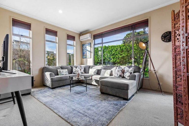 Photo of property in 67 Harbour View Road, Te Atatu Peninsula, Auckland, 0610
