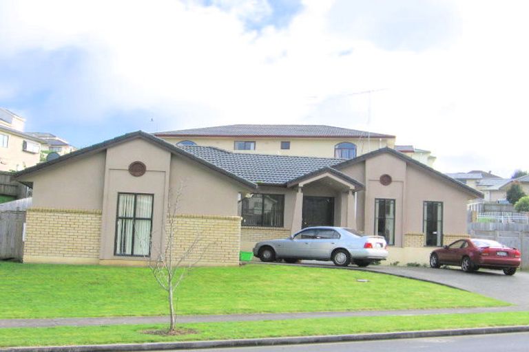 Photo of property in 25 De Havilland Drive, Goodwood Heights, Auckland, 2105