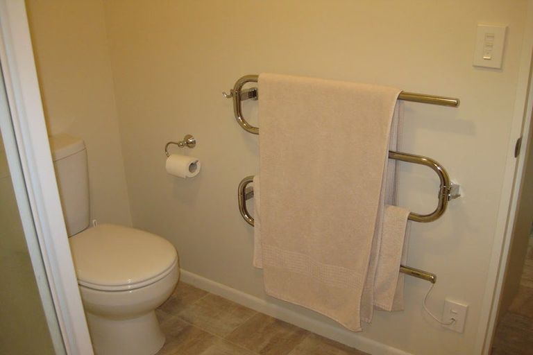 Photo of property in 47 Fitzpatrick Street, Newlands, Wellington, 6037