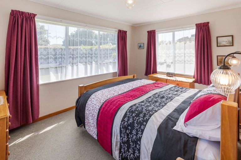 Photo of property in 52 Thatcher Street, Castlecliff, Whanganui, 4501