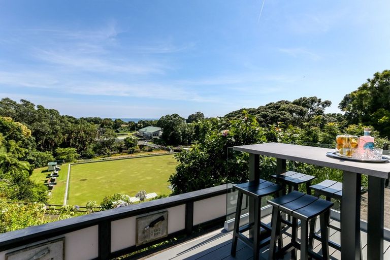 Photo of property in 401 Devon Street East, Strandon, New Plymouth, 4312