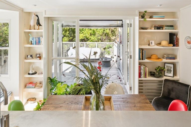 Photo of property in 39 Glenbervie Terrace, Thorndon, Wellington, 6011