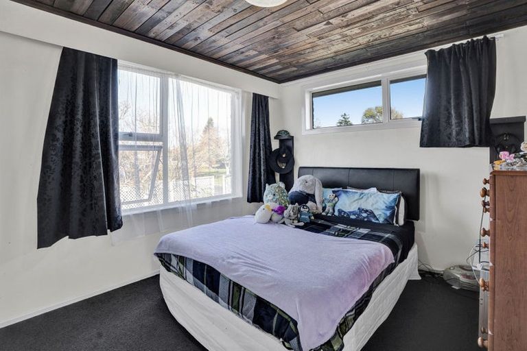 Photo of property in 6 Kowhai Street, Inglewood, 4330